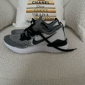 Nike Epic React Women's  Athletic Sneakers